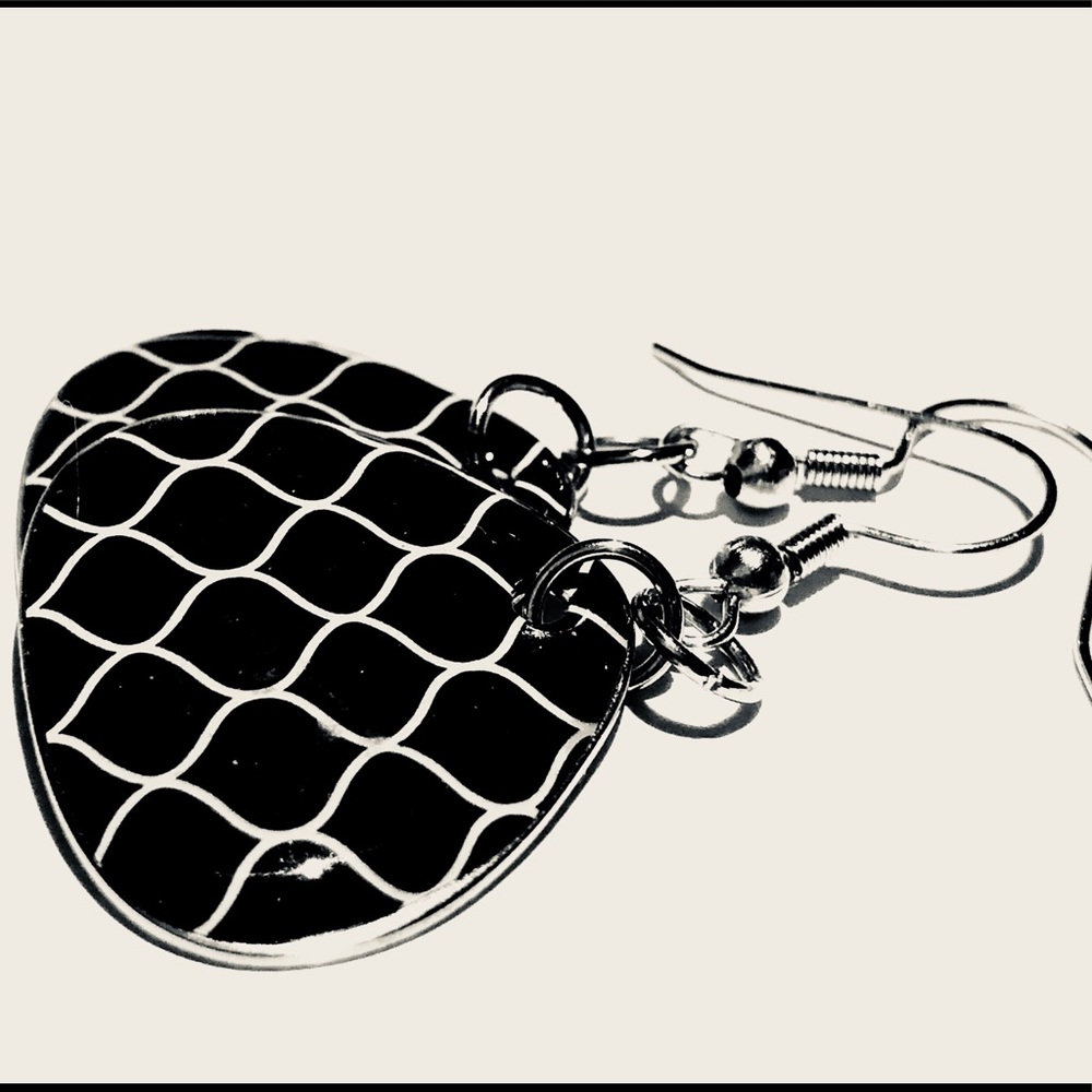 3/$15 Black & White Teardrop Mermaid Earrings